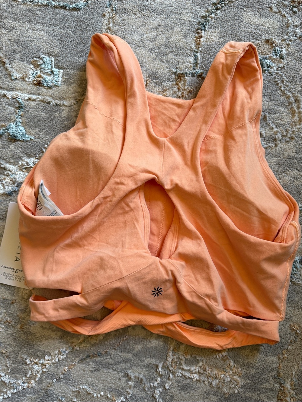 Athleta conscious cut out crop top D-DD - Picture 4 of 4